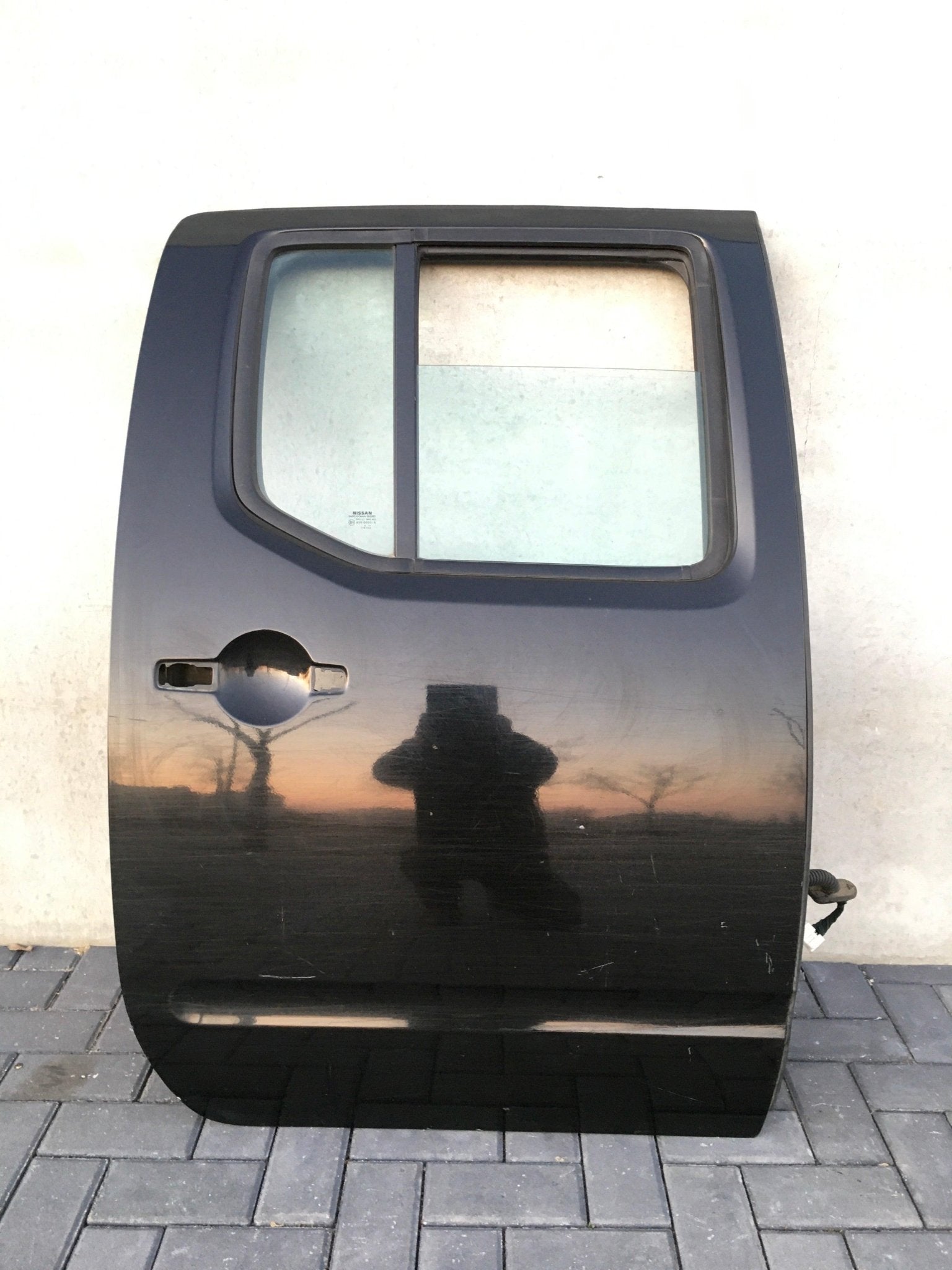 Puerta trasera dcha Nissan Navara D40 - 82100EB30J