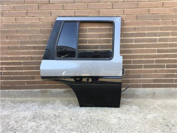 Puerta trasera dcha Nissan Terrano WD21