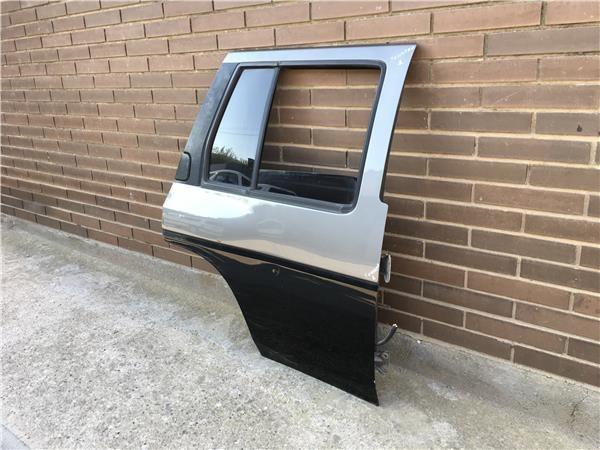 Puerta trasera dcha Nissan Terrano WD21