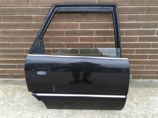 Puerta trasera derecha audi 100 c3 - 