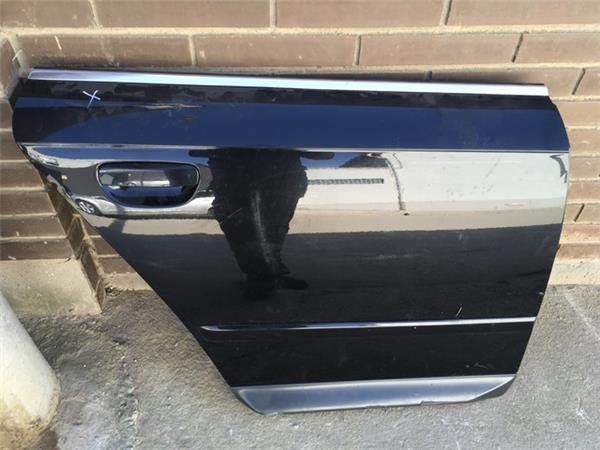 Puerta trasera derecha audi a4 s4 b7 - AutoRR 