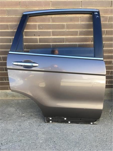 Puerta trasera derecha honda cr-v 3 - 