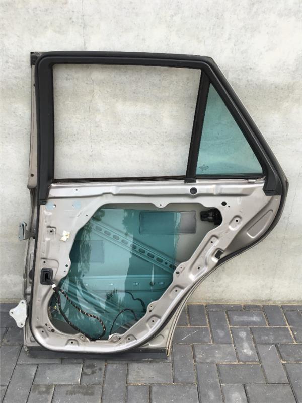 Puerta trasera derecha Mercedes ML W164 - 