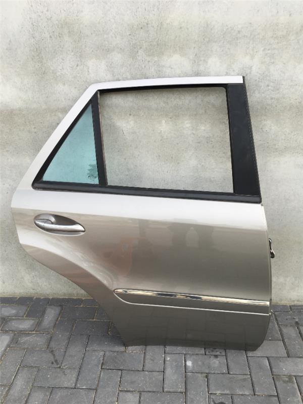 Puerta trasera derecha Mercedes ML W164 - 