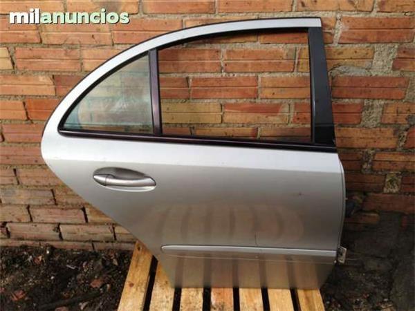 Puerta trasera derecha mercedes w211 - AutoRR 