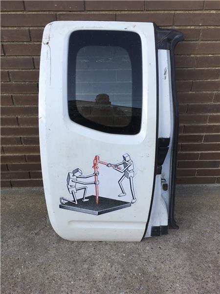 Puerta trasera derecha Nissan Navara D40 - 