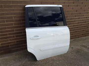 Puerta trasera derecha opel zafira b - 