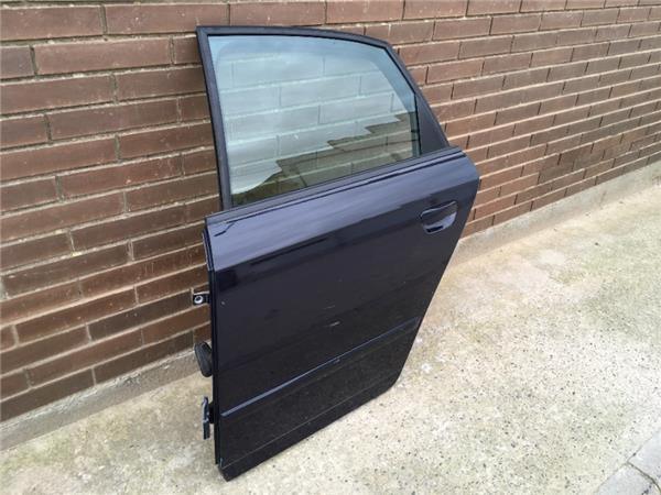 Puerta trasera izq Audi A4 B7 8E - 