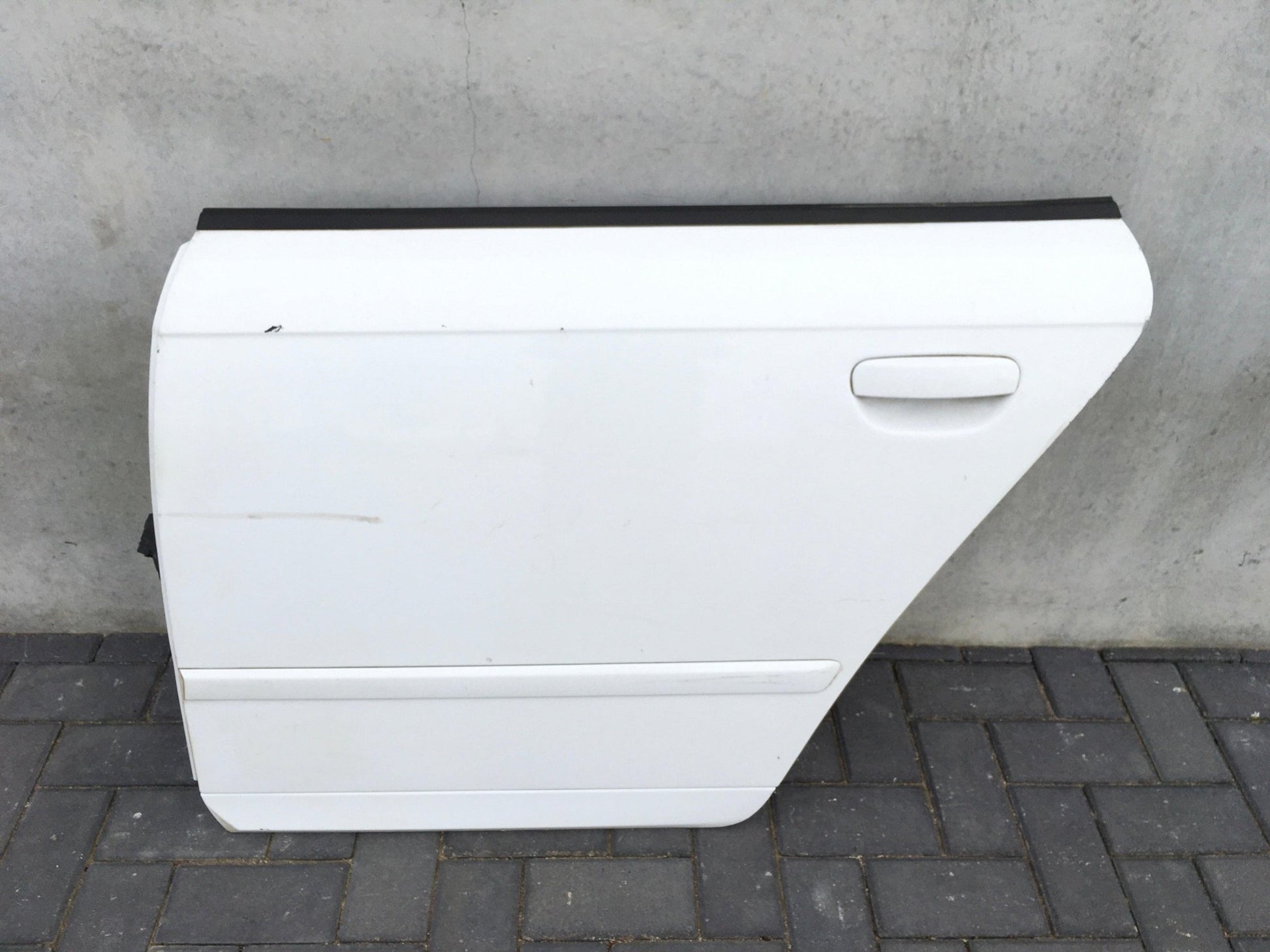 Puerta trasera izq Audi A4 b7 - 8E0833051J