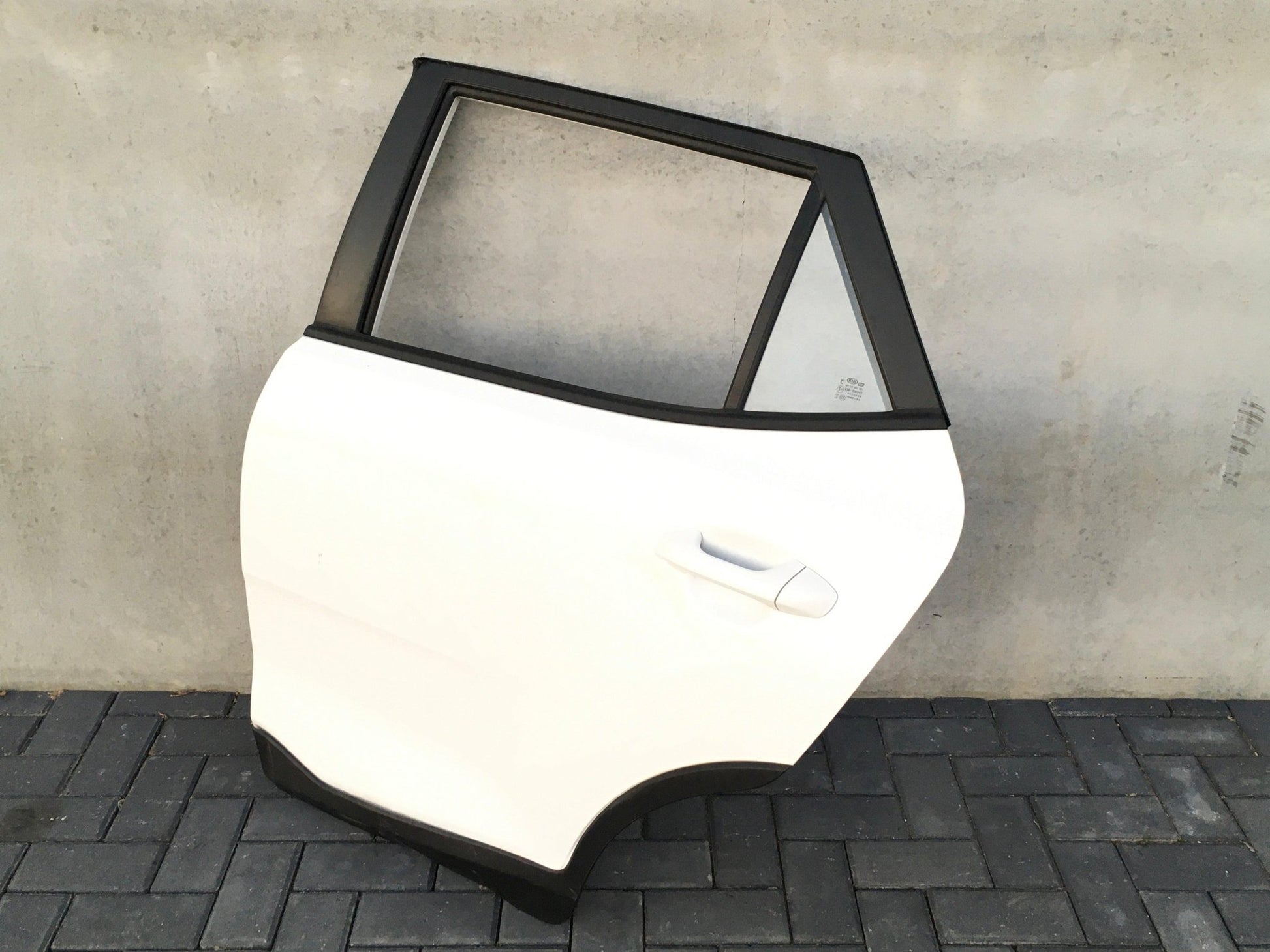 Puerta trasera izq Kia Stonic - puertatrasizqkiastonic