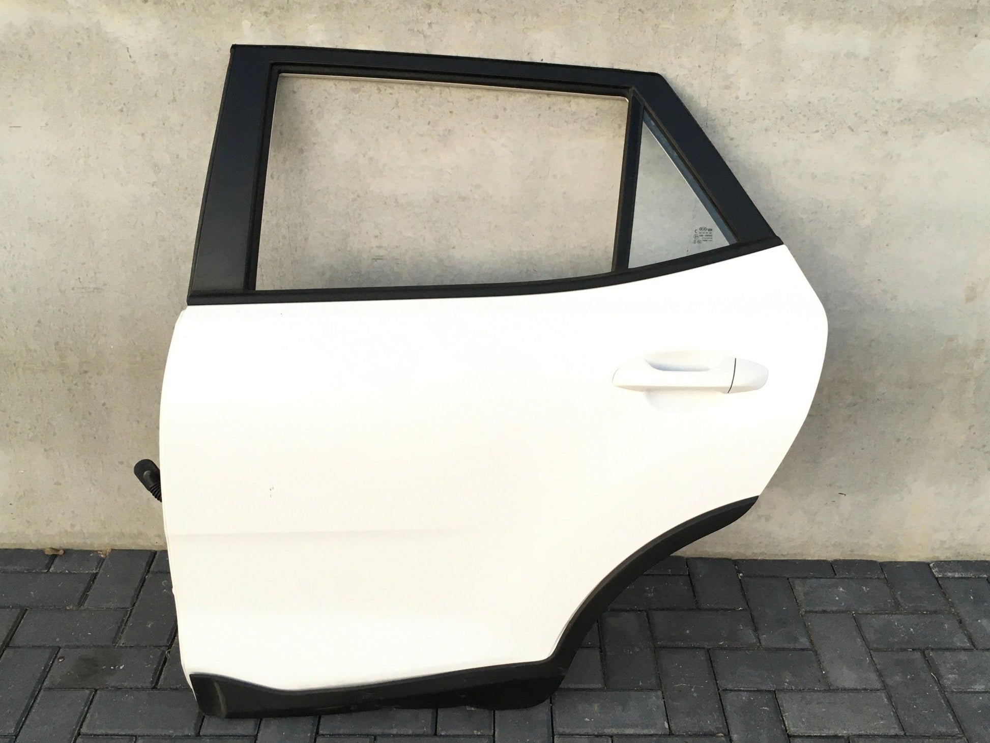 Puerta trasera izq Kia Stonic - puertatrasizqkiastonic