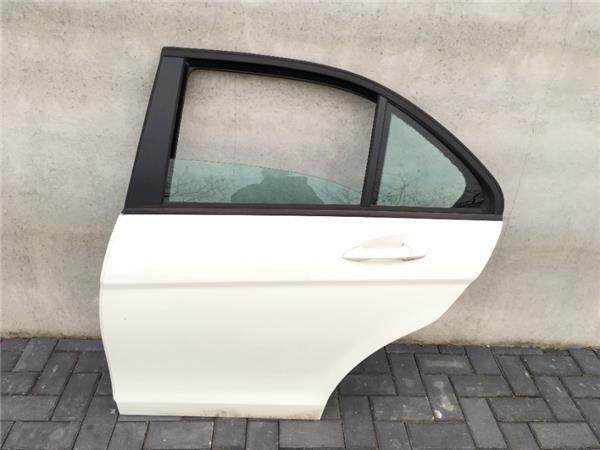 Puerta trasera izq Mercedes W204 - AutoRR 