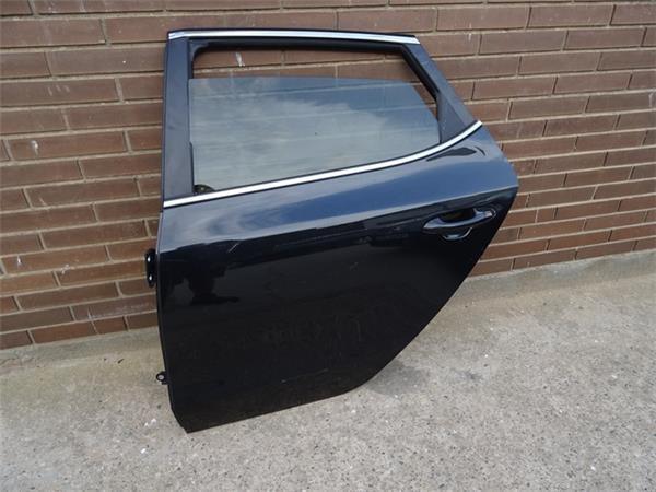 Puerta trasera izquierda kia cee d - 