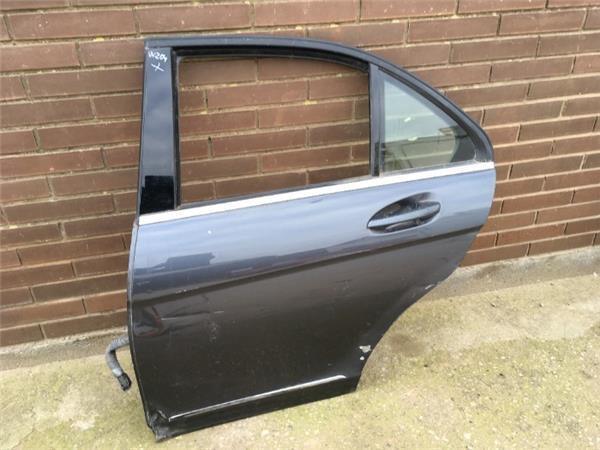 Puerta trasera Izquierda Mercedes C W204