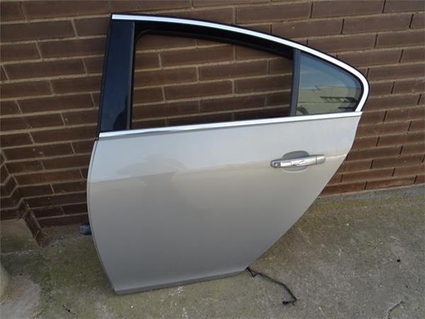 Puerta trasera izquierda opel insignia - 