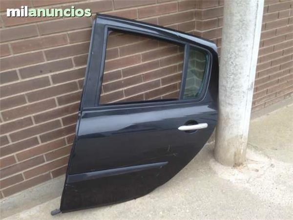Puerta trasera izquierda renault clio 3 - 