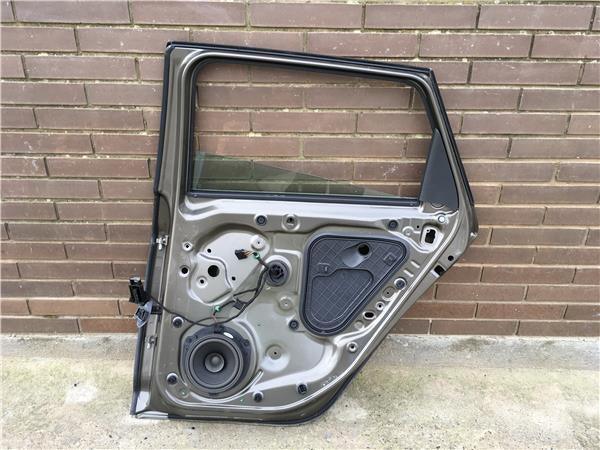 Puerta trasera izquierda seat leon iii - 