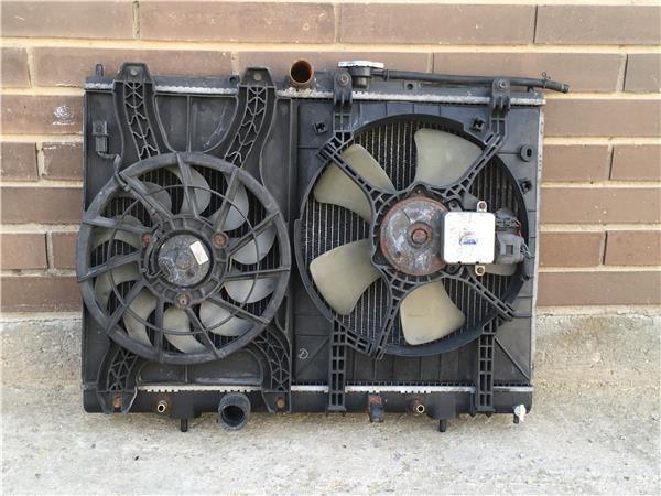 Radiador de agua Mitsubishi Montero IO - 1220008982
