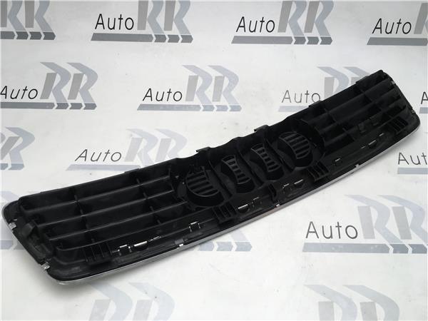 Rejilla delantera Audi A6 4B