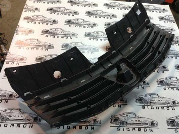 Rejilla delantera dacia sandero - 