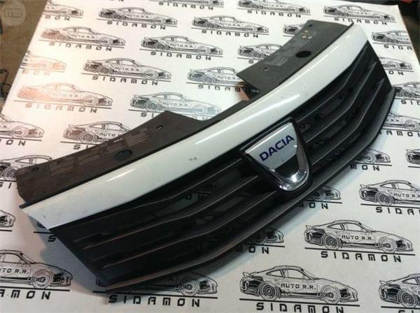 Rejilla delantera dacia sandero - 