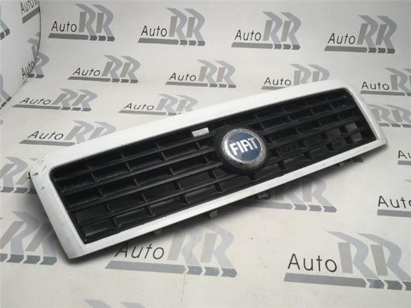 Rejilla delantera Fiat Doblo - 