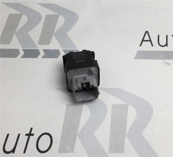 Rele calentadores Toyota 2861067010 - AutoRR 