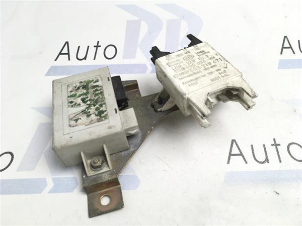 Rele luz Freno Audi 857919471 - AutoRR 857919471