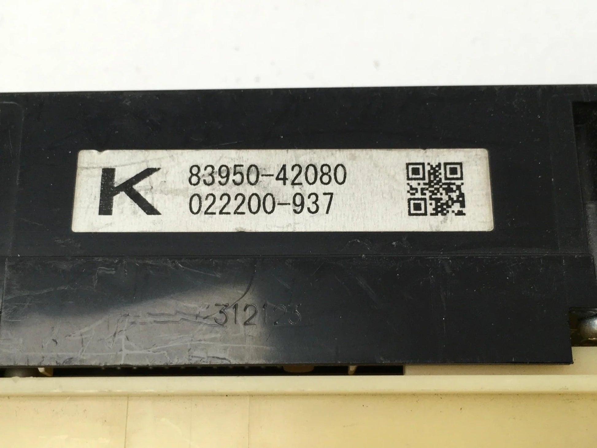 Reloj digital Toyota Rav4 8395042080
