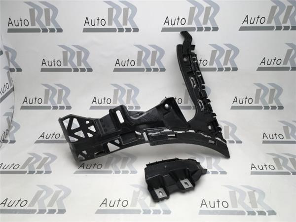 Soporte derecho paragolpes trasero W253