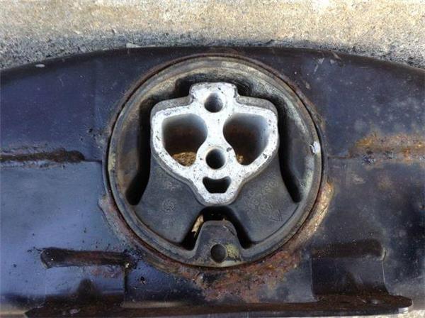 Soporte transmision porsche cayenne 955 - 7l5399225c