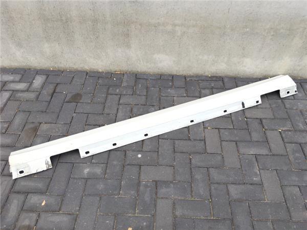 Talonera izquierda Mercedes C W204 - a2046900340