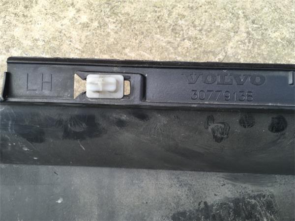 Talonera izquierda volvo c30 - 30779138