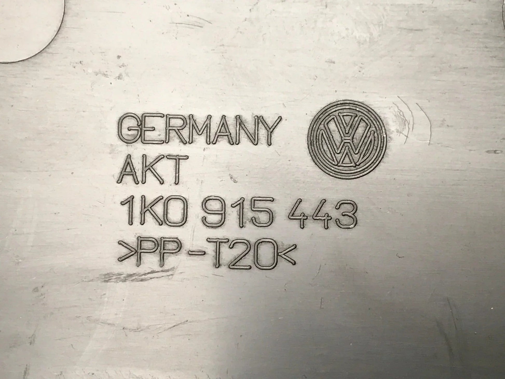 Tapa Batería VW 1K0915443