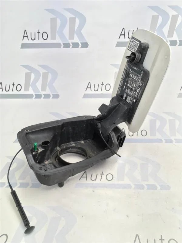 Tapa combustible Mercedes C W204