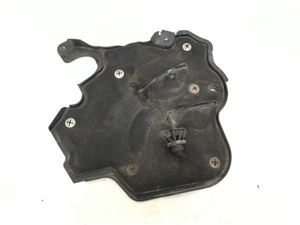 Tapa distribucion Mercedes a6420105667