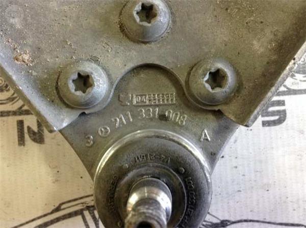 Trapecio del izq mercedes w211 w19 - 211331008