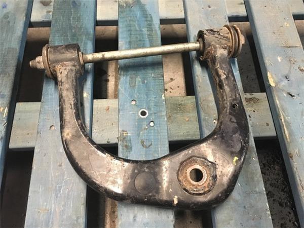 Trapecio suspension izqu land cruiser j9 - 