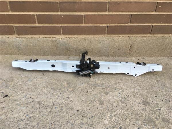 Travesaño superior rav4 XA40 - 