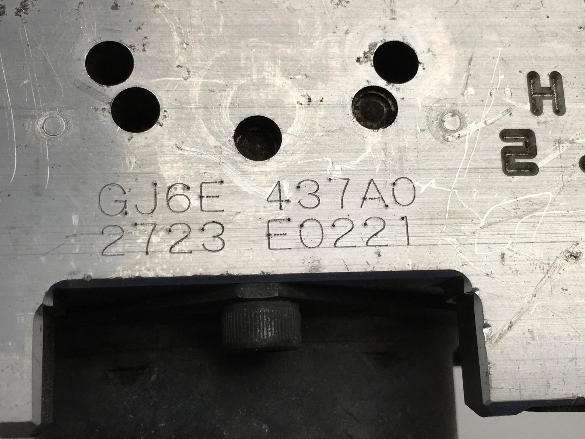 Unidad ABS Mazda GJ6E437A0