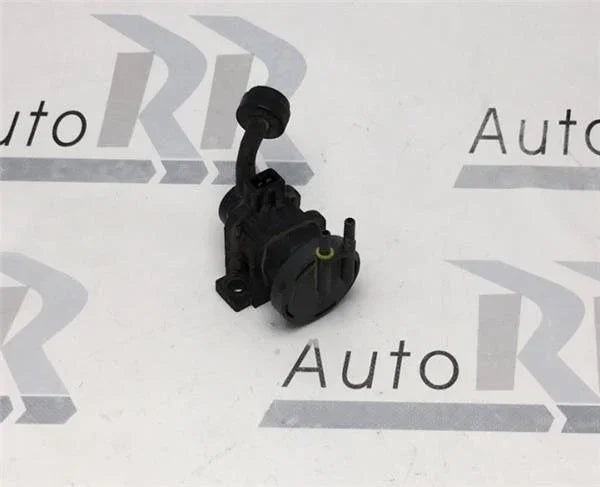 Valvula de vacio Mercedes 4715396