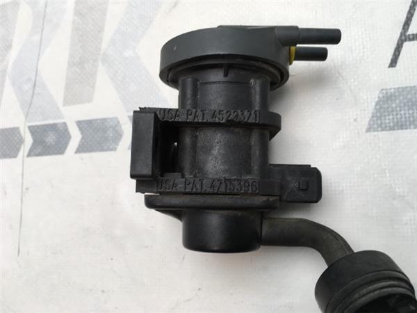 Valvula de vacio Mercedes 4715396 - AutoRR 4715396