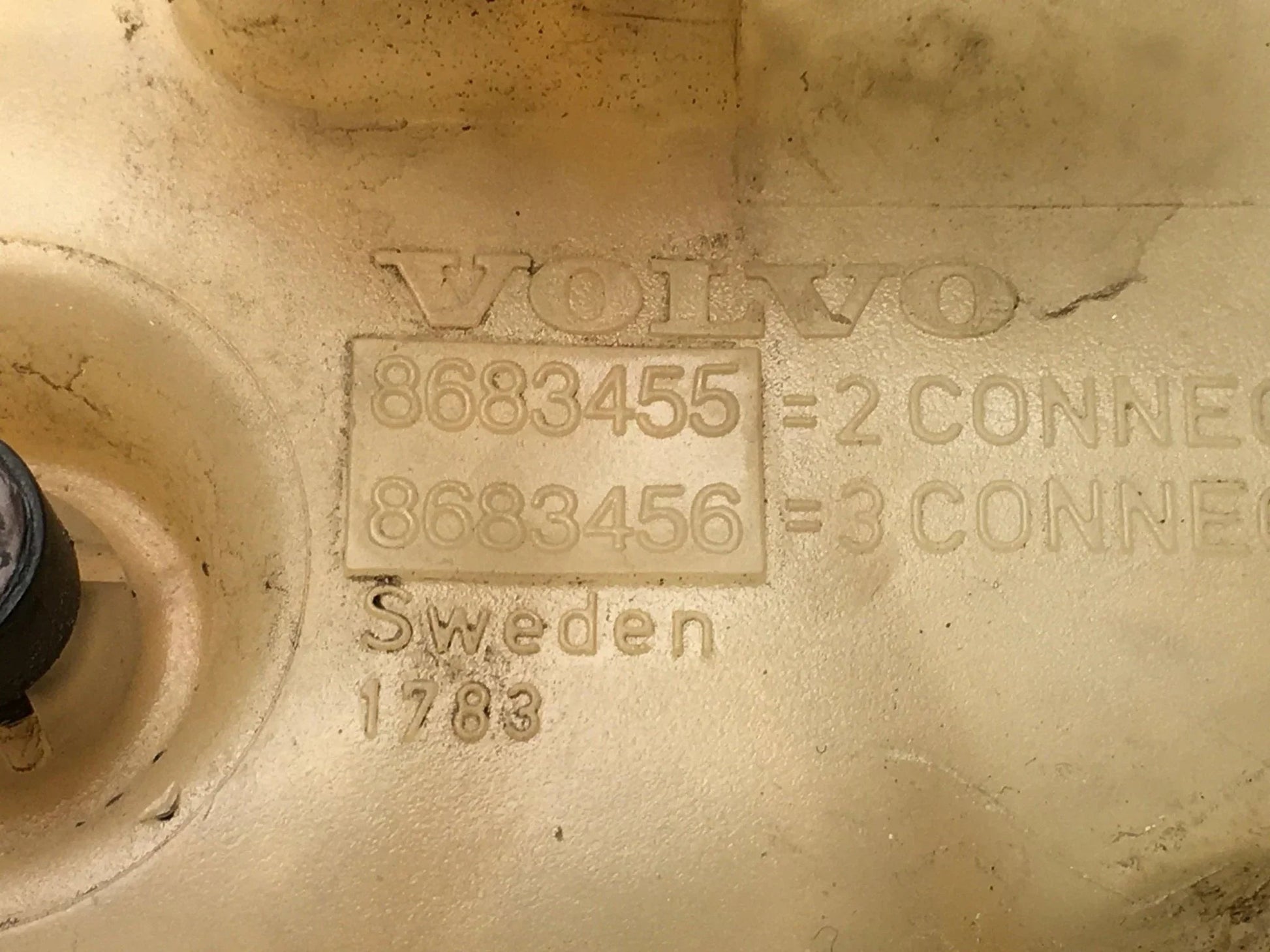Vaso expansion Volvo 8683455
