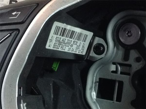 Volante multifuncion mercedes cla - a2184602018